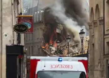 Παρίσι: Ισχυρή έκρηξη από διαρροή αερίου
