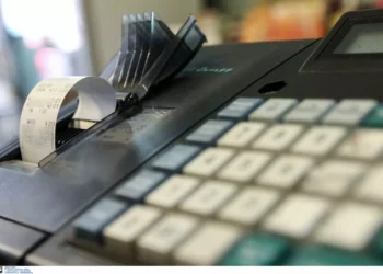 Εμπόδια στη διασύνδεση ταμειακών με τα POS – Στο τραπέζι πιθανή παράταση στις προθεσμίες