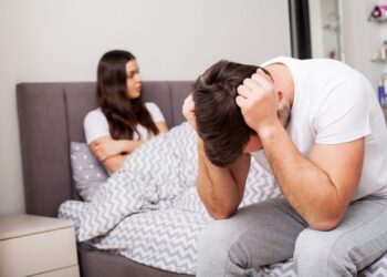 “Με τη Μαρία είμαστε μαζί 2 χρόνια. Κάθε βράδυ παίρνει τον πρώην της για καληνύχτα. Μήπως τον θέλει ακόμα;”