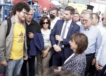 Τι λέει το μέλος της Νεολαίας ΣΥΡΙΖΑ για το επεισόδιο με τη Σακελλαροπούλου στην Καλαμάτα – «Με σόκαρε ο διχαστικός της λόγος»