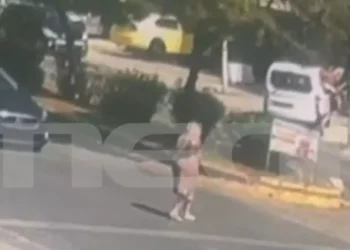 Τροχαίο δυστύχημα στη Νίκαια: Φρικιαστικό βίντεο απ’ την παράσυρση – Εκσφενδονίστηκε στον αέρα ηλικιωμένη