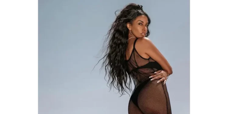 Χριστίνα Παπαδέλη – Οι φωτογραφίες που την «καίνε»