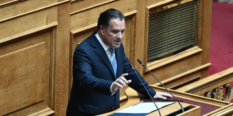 Καύσωνας – Προειδοποίηση Γεωργιάδη για πρόστιμο σε επιχειρήσεις: Παύση εργασίας 12:00-16:00