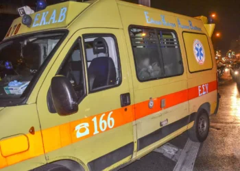 Λιβαδιά: Οδηγός έχασε τον έλεγχο του αυτοκινήτου και έπεσε σε χαντάκι – 4 τραυματίες