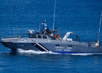 Σύμη: Γυναίκα έπεσε από πλοίο