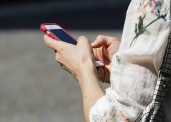 Voice cookies: Πώς να τα απενεργοποιήσετε για να μην σας ακούει το κινητό σας