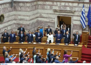 Ορκωμοσία νέας Βουλής: Δείτε φωτογραφίες και βίντεο