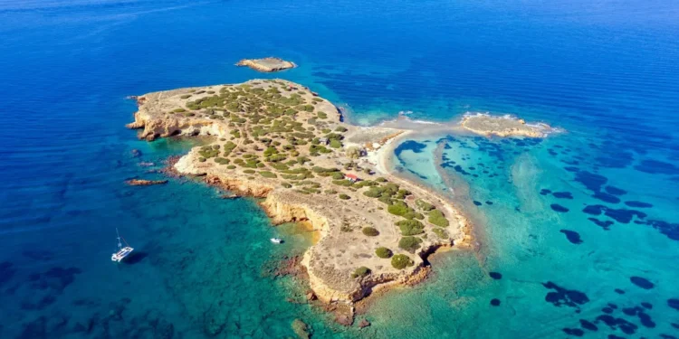 5 απόμερα νησάκια κοντά στην Αθήνα –Προσβάσιμα μόνο με σκάφος
