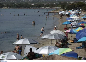 Καιρός σήμερα: Ισχυροί άνεμοι με άνοδο της θερμοκρασίας – Αναλυτική πρόγνωση