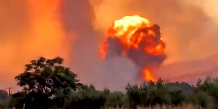 Πρώην αρχηγός ΓΕΣ: Αδιανόητο να μπαίνει φωτιά στην αποθήκη πυρομαχικών, έπρεπε να είναι «ξυρισμένο» το έδαφος