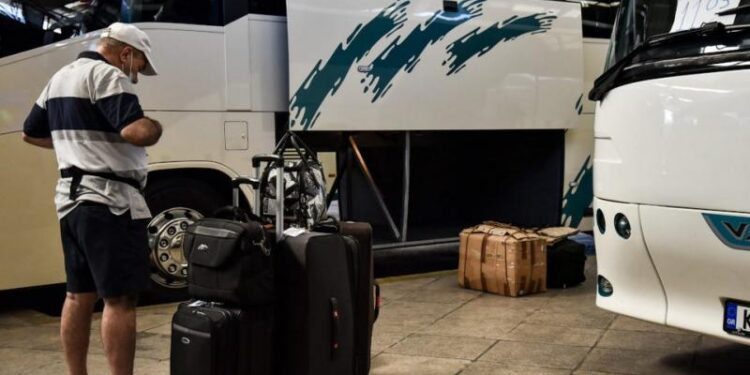 Θεσσαλονίκη: Έκαναν κλοπές στο ΚΤΕΛ Μακεδονία -Πήραν σάκο από λεωφορείο