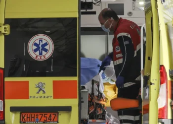 Χαλκιδική: Ήρωες διασώστες του ΕΚΑΒ έσωσαν από πνιγμό 18χρονο – Οι στιγμές-θρίλερ για να τον επαναφέρουν στη ζωή