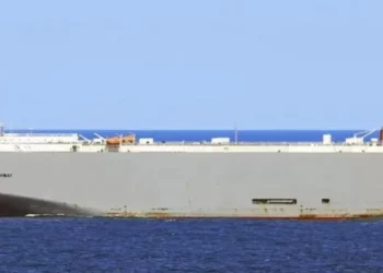 Φωτιά σε φορτηγό πλοίο με αυτοκίνητα με έναν νεκρό – Έσκασε η μπαταρία ηλεκτρικού οχήματος