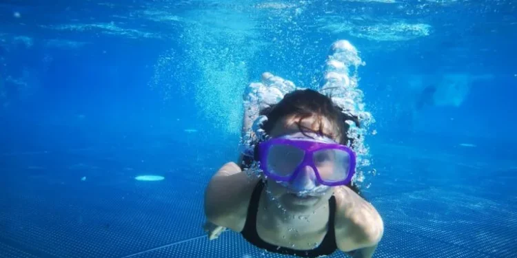 Πώς θα προλάβουμε τον πνιγμό ενός παιδιού: Μπορεί να συμβεί μόλις σε 30 δευτερόλεπτα