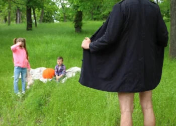 Θεσσαλονίκη: Επιδειξίας έδειξε τα γεννητικά του όργανα σε 4 νεαρά κορίτσια