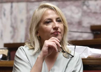 Δίκη για τη φωτιά στο Μάτι: Ζητήθηκε άρση ασυλίας της Ρένας Δούρου – Διακοπή διαδικασίας