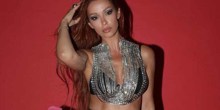 Ελένη Φουρέιρα: Ποζάρει ως Σπανιόλα και «ρίχνει» το Instagram