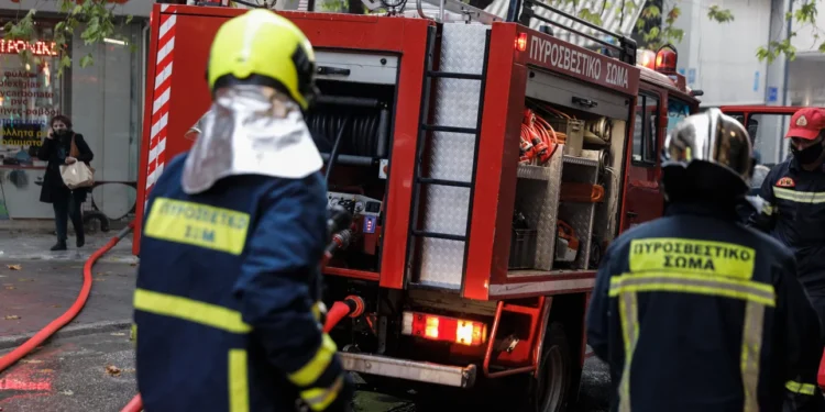 Κρήτη: Φωτιά σε πιεστήρια εφημερίδας στο Ηράκλειο