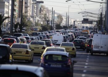 Περιφέρεια Αττικής: Τα φανάρια θα ρυθμίζονται από το σύστημα της Google