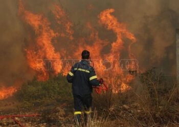 Φωτιές: Ακραίος κίνδυνος πυρκαγιάς και αύριο σε 11 περιοχές της χώρας