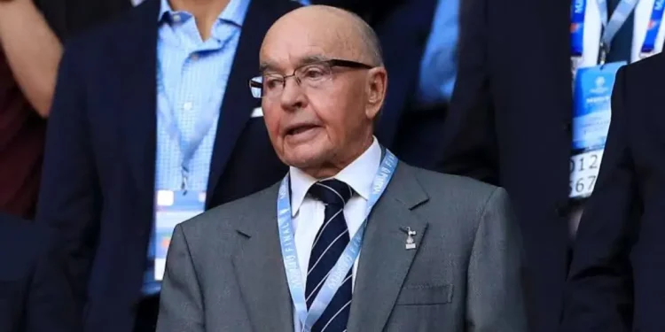 Σοβαρή καταγγελία για τον δισεκατομμυριούχο ιδιοκτήτη της Τότεναμ – Κατηγορείται για «inside trading»