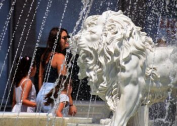 Καύσωνας Κλέων: Έκτακτο δελτίο από την ΕΜΥ για νέο καύσωνα – Έρχονται 44αρια για αρκετές μέρες