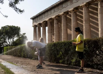 Καύσωνας με 42 βαθμούς και σήμερα -Μικρή ανάσα για λίγες ώρες, οι θερμοκρασίες ανά περιοχή