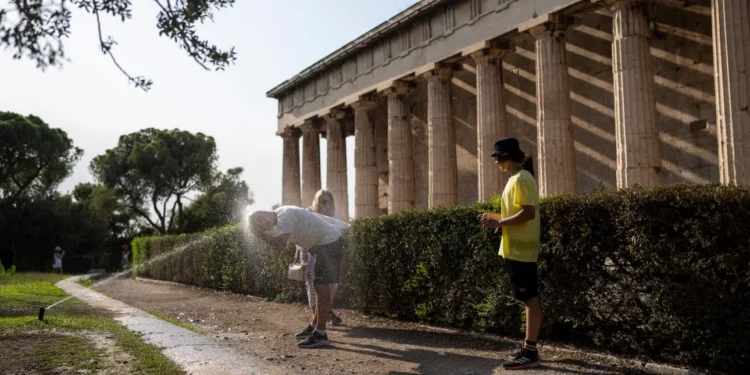Καύσωνας με 42 βαθμούς και σήμερα -Μικρή ανάσα για λίγες ώρες, οι θερμοκρασίες ανά περιοχή