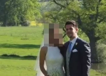 Διευθυντής σχολείου έκανε τέσσερις ώρες σεξ με συνάδελφό του, ενώ μαθητές και καθηγητές… έπαιζαν ξύλο!