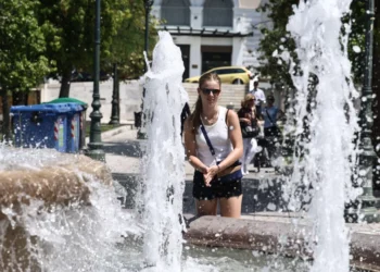 Καύσωνας: Το πιο δύσκολο Σαββατοκύριακο του καλοκαιριού -Πού και πότε θα χτυπήσει 45άρια [χάρτες]