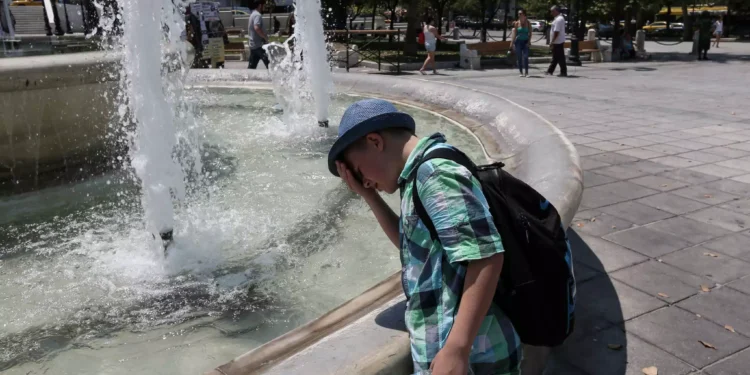 Καιρός σήμερα: Στους 40 βαθμούς ο υδράργυρος – Παραμένουν οι ισχυροί άνεμοι