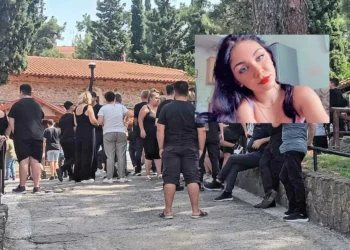 «Πνιγμό από εισρόφηση γαστρικών υγρών», έδειξε η νεκροψία στη 16χρονη -Σπαραγμός στο τελευταίο αντίο