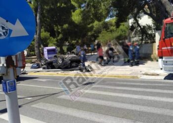 Δύο οι νεκροί στο τροχαίο δυστύχημα στη Λεωφόρο Μαραθώνος – 88χρονη ηλικιωμένη οδηγός εμβόλισε δύο ΙΧ