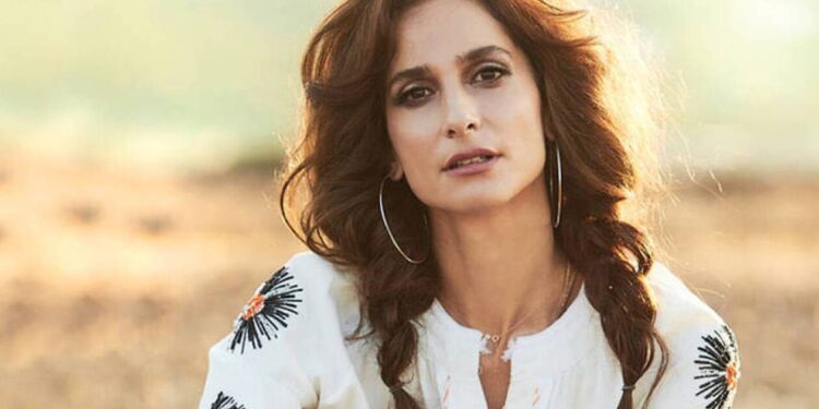 Συγκλονίζει η Μαρίνα Καλογήρου: «Με πήγαν στο νοσοκομείο και μου είπαν ότι θα μου κόψουν το πόδι»