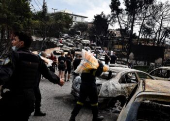 Μάτι: Κάτοικοι ξεσπούν για μετά την εκκένωση 19.000 στη Ρόδο: Για εμάς δεν έγινε καμία επιχείρηση διάσωσης