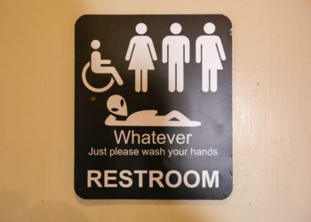 Ανήσυχα τα τρανς άτομα μετά από οδηγία για τη χρήση τουαλέτας