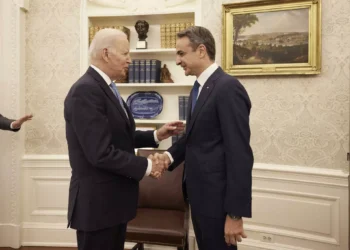 Τηλεφωνική επικοινωνία Μητσοτάκη και Μπάιντεν – Συζήτηση για συνεργασία σε άμυνα και ενέργεια