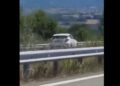 Συγκλονιστικό βίντεο: Αυτοκίνητο κινείται με ιλιγγιώδη ταχύτητα ανάποδα στην Εγνατία Οδό