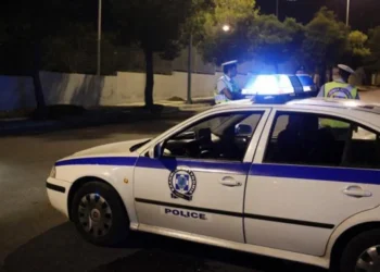 Σάτυρος αυνανιζόταν απέναντι από παιδική χαρά στη Λάρισα