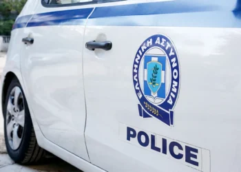 Έγκλημα στη Θεσσαλονίκη: Ο 29χρονος έπνιξε τον 64χρονο, έγραψε τη λέξη «Παιδεραστής» με το αίμα του θύματος