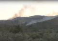 Φωτιά στην Ρόδο: 8η μέρα μάχης με τα πύρινα μέτωπα – Δυνατοί άνεμοι και διαρκείς αναζωπυρώσεις