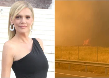 Φωτιά-Μάνδρα: Η Σάσα Σταμάτη παρακαλάει για βοήθεια κλαίγοντας – «Καιγόμαστε, κάντε κάτι»