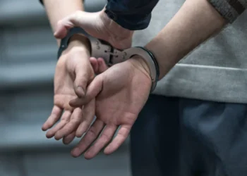 Ηράκλειο: Σταμάτησε να βοηθήσει σε τροχαίο και τον έκλεψαν