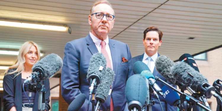 Κέβιν Σπέισι: Από τις καταγγελίες, στη δολοφονία χαρακτήρα και τελικά στην αθώωση – Το MeToo στο… εδώλιο