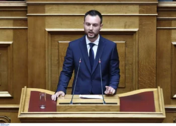 Σπαρτιάτες: Προς διαγραφή ο βουλευτής Κωνσταντίνος Φλώρος λόγω δήλωσης στήριξης στον Ηλία Κασιδιάρη
