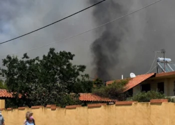 Ιδιοκτήτρια Airbnb αναρωτιόταν αν έπρεπε να χρεώσει τους πελάτες που έφυγαν λόγω της φωτιάς