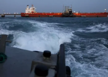Το Ιράν άνοιξε πυρ σε ελληνόκτητο τάνκερ στον Κόλπο του Ομάν