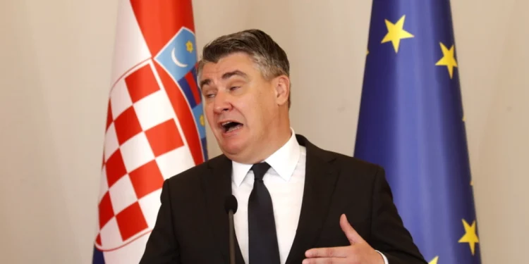 «Τους μοίρασαν στις φυλακές για να τους δείρουν και να τους βιάσουν», προκαλεί ξανά ο πρόεδρος της Κροατίας