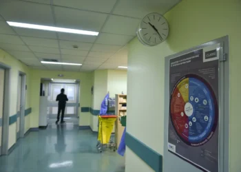 Θεσσαλονίκη: Έμπαινε στο “ΑΧΕΠΑ” και άρπαζε τσάντα και κινητά από ασθενείς – Την τσάκωσαν επ’ αυτοφώρω