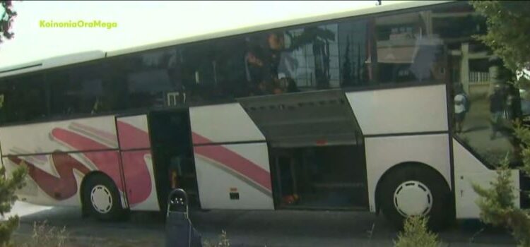 Φωτιά σε τουριστικό λεωφορείο στη Θεσσαλονίκη